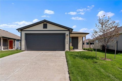 426 Rock Creek Drive, Tonganoxie, KS 66086 - MLS#: 2609578