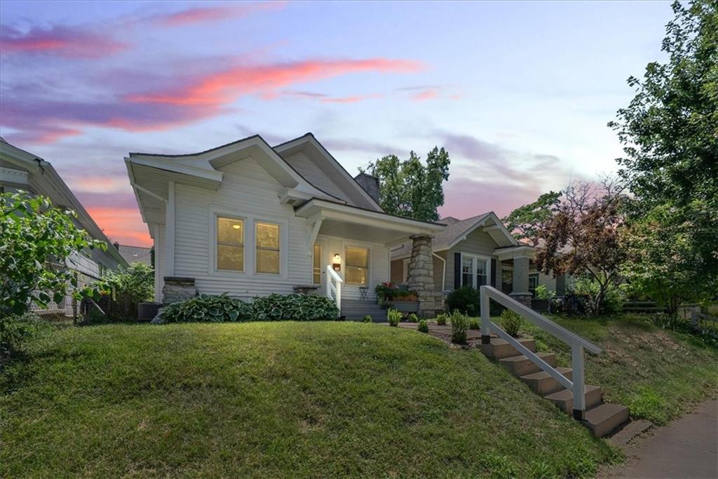 825 W 40th Street