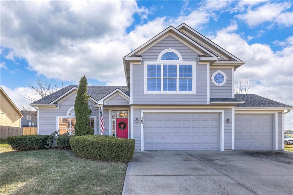 Photo of 385 W Sunset Street, Gardner, KS 66030 (MLS # 2591515)