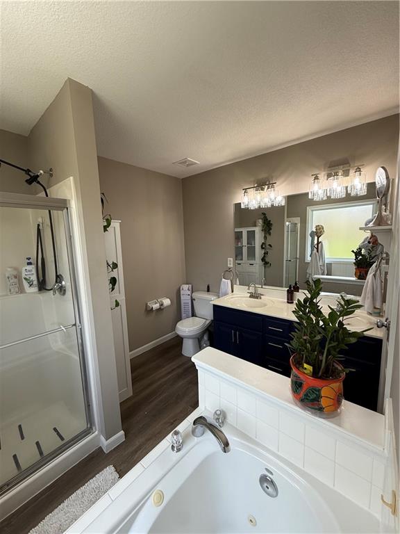 Kansas City, Missouri 64133, United States, 3 Bedrooms Bedrooms, ,2 BathroomsBathrooms,Residential,Pending,127604