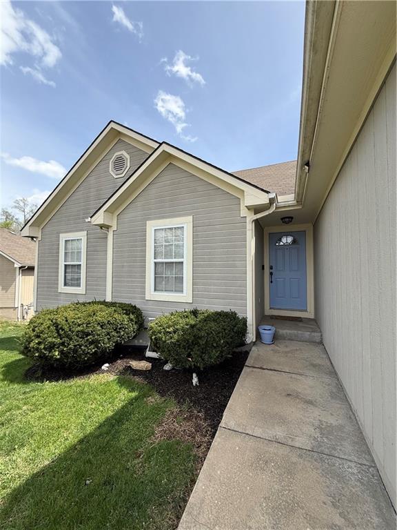 Kansas City, Missouri 64133, United States, 3 Bedrooms Bedrooms, ,2 BathroomsBathrooms,Residential,Pending,127604