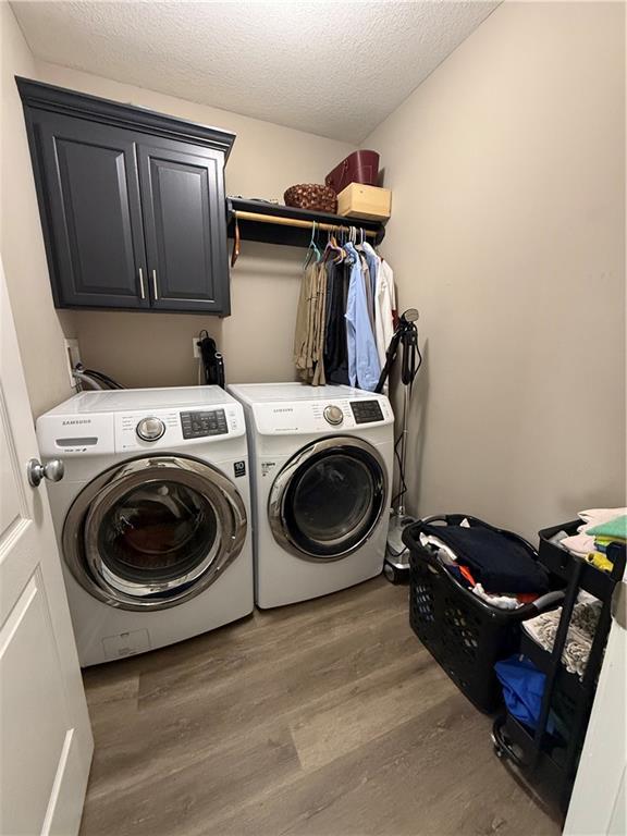 Kansas City, Missouri 64133, United States, 3 Bedrooms Bedrooms, ,2 BathroomsBathrooms,Residential,Pending,127604