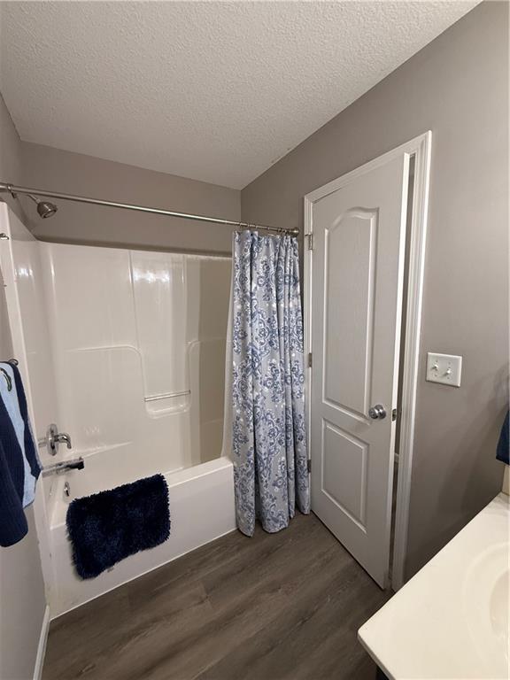 Kansas City, Missouri 64133, United States, 3 Bedrooms Bedrooms, ,2 BathroomsBathrooms,Residential,Pending,127604