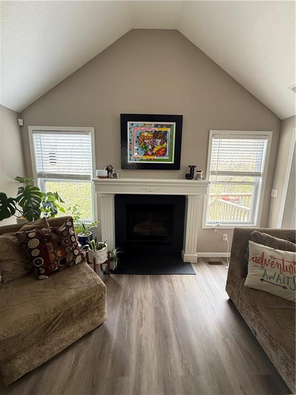 Kansas City, Missouri 64133, United States, 3 Bedrooms Bedrooms, ,2 BathroomsBathrooms,Residential,Pending,127604