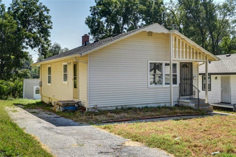Photo of 4517 Lawn Avenue, Kansas City, MO 64130 (MLS # 2642697)