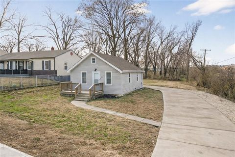 429 NE 42nd Street, Kansas City, MO 64116 - #: 2612996