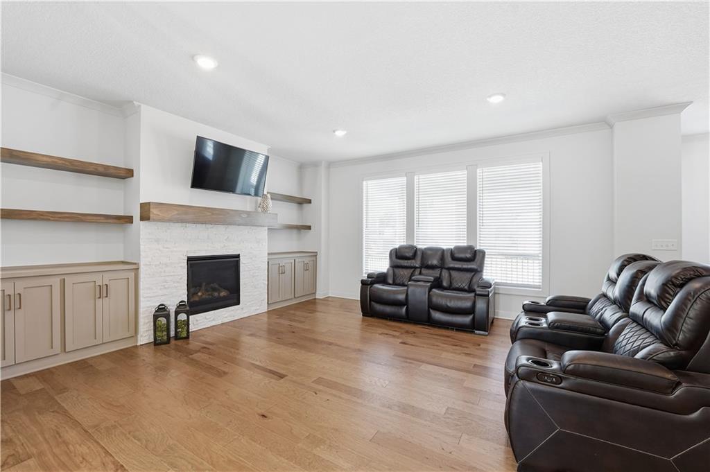 18926 Ocheltree Street