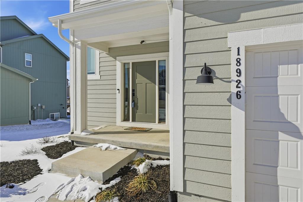 18926 Ocheltree Street