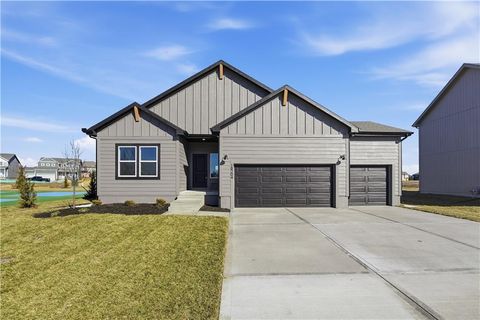 Photo of 16649 Lawson Street, Olathe, KS 66062 (MLS # 2628319)