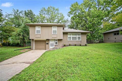 Photo of 6002 E 96th Terrace, Kansas City, MO 64134 (MLS # 2637923)