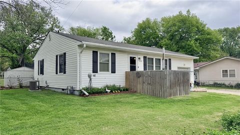 Photo of 1521 Webster Street, Chillicothe, MO 64601 (MLS # 2616157)