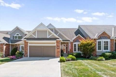 Photo of 6403 W 133rd Terrace, Overland Park, KS 66209 (MLS # 2640820)