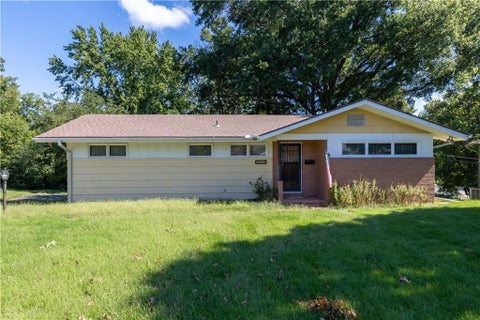 Photo of 1817 Lovers Lane Heights N/A, St Joseph, MO 64505 (MLS # 2643904)