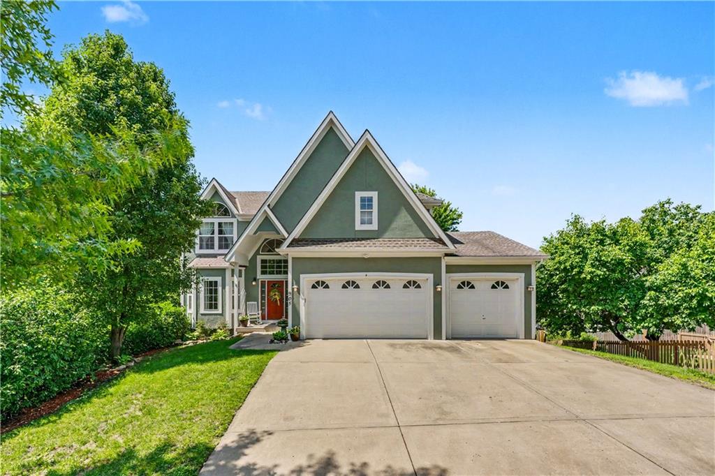 Photo of 905 Ash Drive, Smithville, MO 64089 (MLS # 2623683)