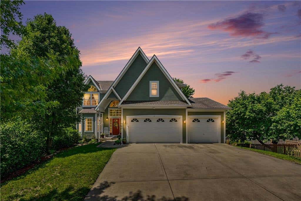Photo of 905 Ash Drive, Smithville, MO 64089 (MLS # 2623683)