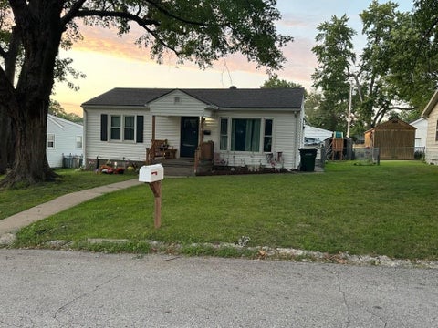 Photo of 530 Pennsylvania Avenue, Leavenworth, KS 66048 (MLS # 2638774)