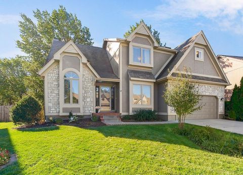 Photo of 1209 E Meadow Lane, Olathe, KS 66062 (MLS # 2582275) Photo of 1209 E Meadow Lane, Olathe, KS 66062 (MLS # 2582275)