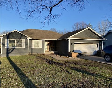 615 S Camden Street, Richmond, MO 64085 - #: 2609828