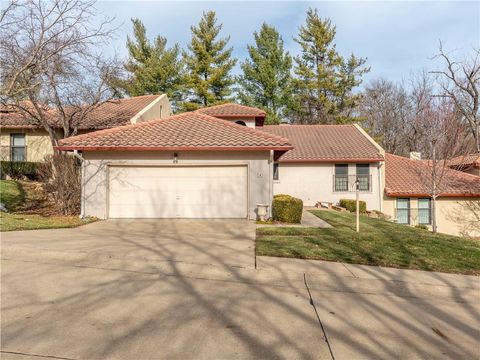 4 Antilles Drive St Joseph MO 64506