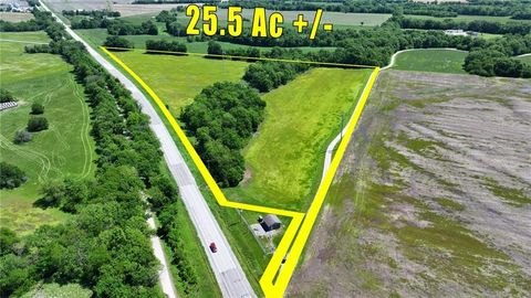 75 NE 254P Road Clinton MO 64735