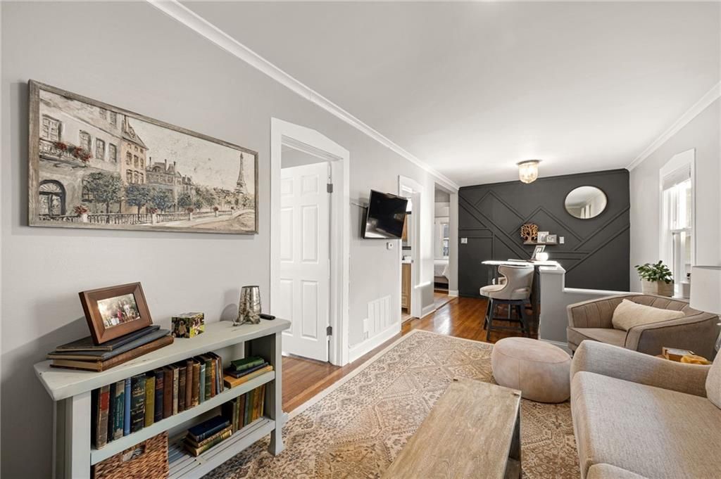 Photo of 703 W 77th Street, Kansas City, MO 64114 (MLS # 2618548)