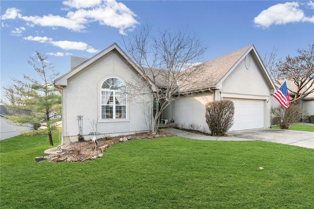 Photo of 8604 N Liston Avenue, Kansas City, MO 64154 (MLS # 2592404)