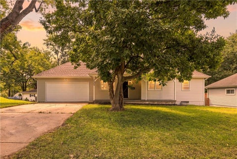 Photo of 9509 E 79th Street, Raytown, MO 64138 (MLS # 2643273)