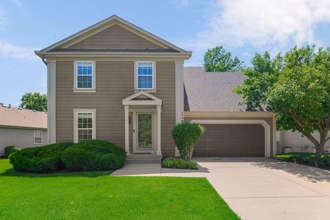 Photo of 15963 S Avalon Street, Olathe, KS 66062 (MLS # 2621130)