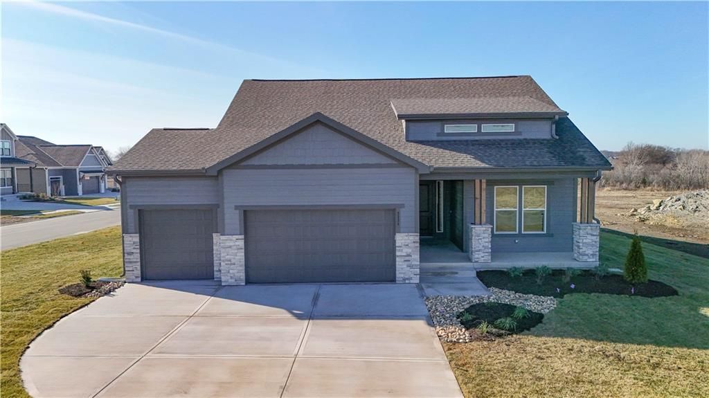 Photo of 24897 W 145th Place, Olathe, KS 66061 (MLS # 2597348)