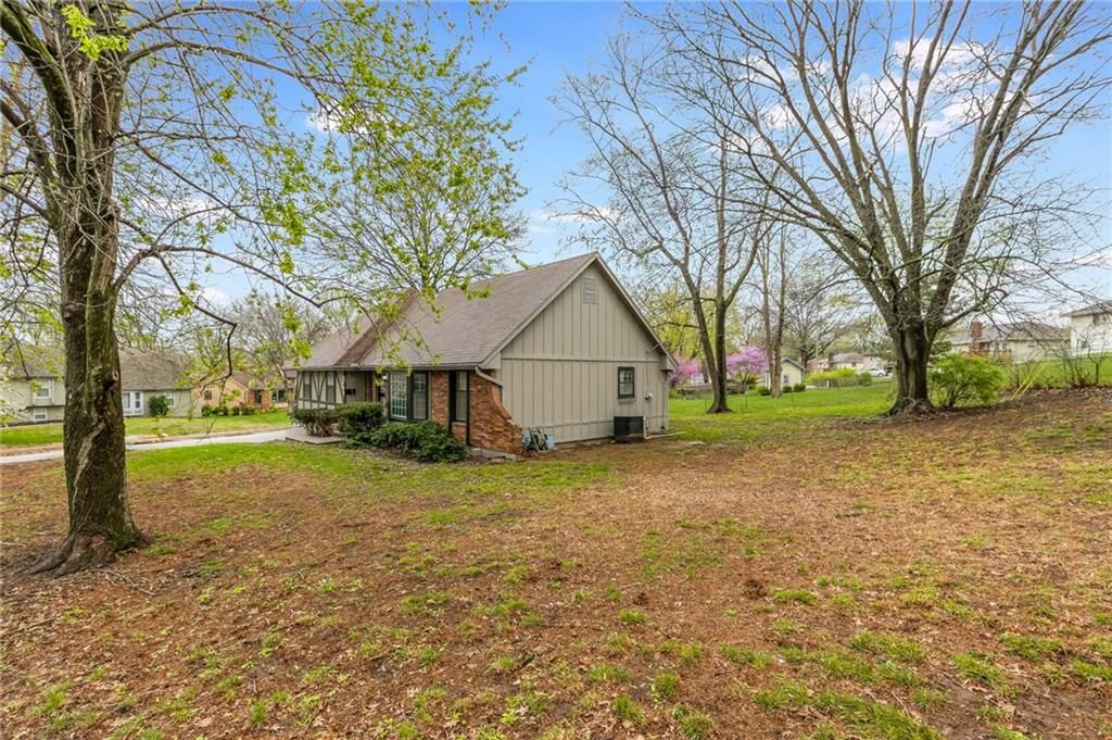 Photo of 6701 E 127 Street, Grandview, MO 64030 (MLS # 2591643)