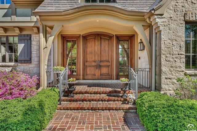 208 Fall Creek Drive