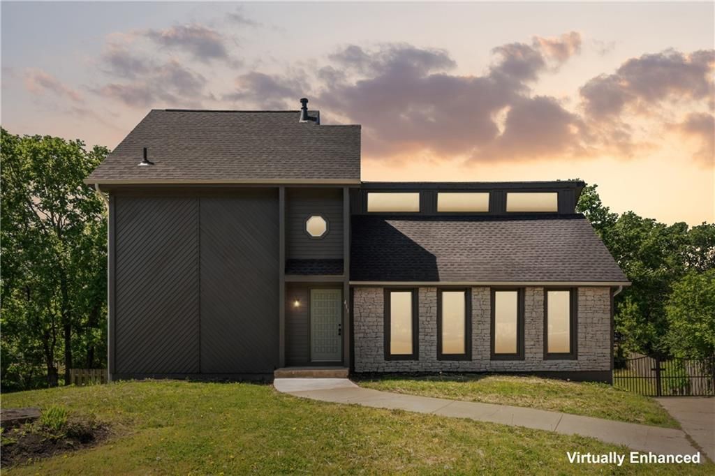 Photo of 413 S Brittany Drive, Olathe, KS 66061 (MLS # 2619426)