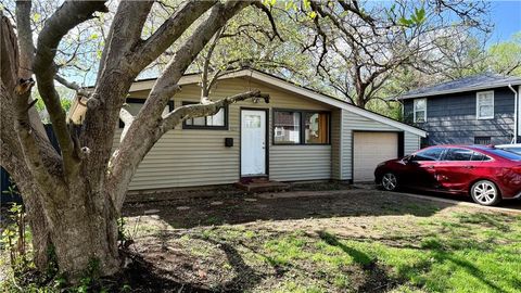 Photo of 8620 Winchester Avenue, Kansas City, MO 64138 (MLS # 2617562)