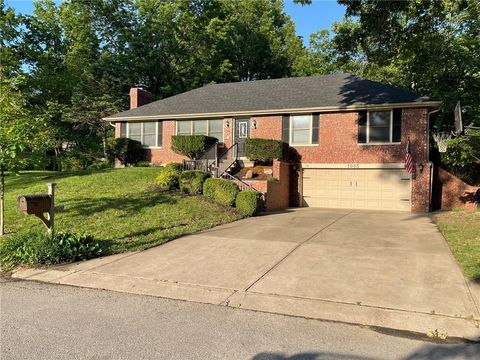 1005 Scott Drive Liberty MO 64068