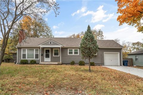 5212 W 76th Street, Prairie Village, KS 66208 - #: 2585207