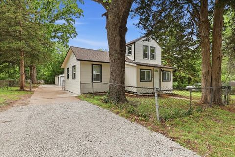 Photo of 1530 S Harvard Avenue, Independence, MO 64052 (MLS # 2620812)