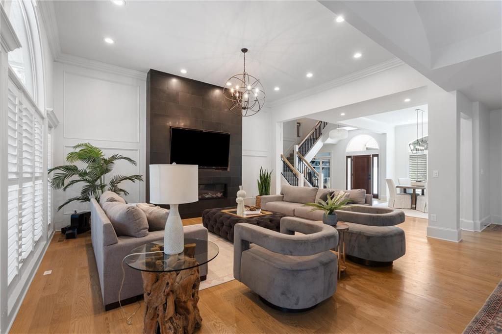 5304 W 148th Street
