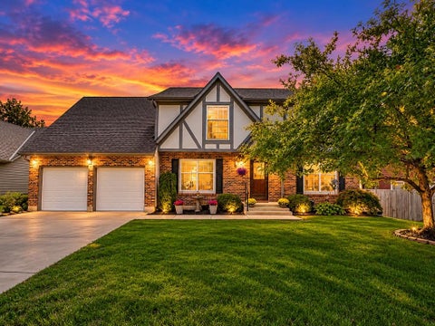Photo of 11609 W 116th Street, Overland Park, KS 66210 (MLS # 2648545)