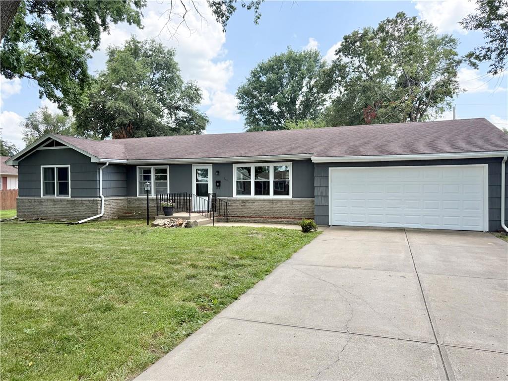 Photo of 703 W Summit Street, Butler, MO 64730 (MLS # 2632282)