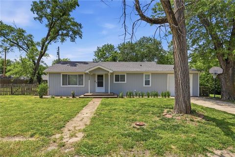 Photo of 8230 Cherokee Street, De Soto, KS 66018 (MLS # 2620787)