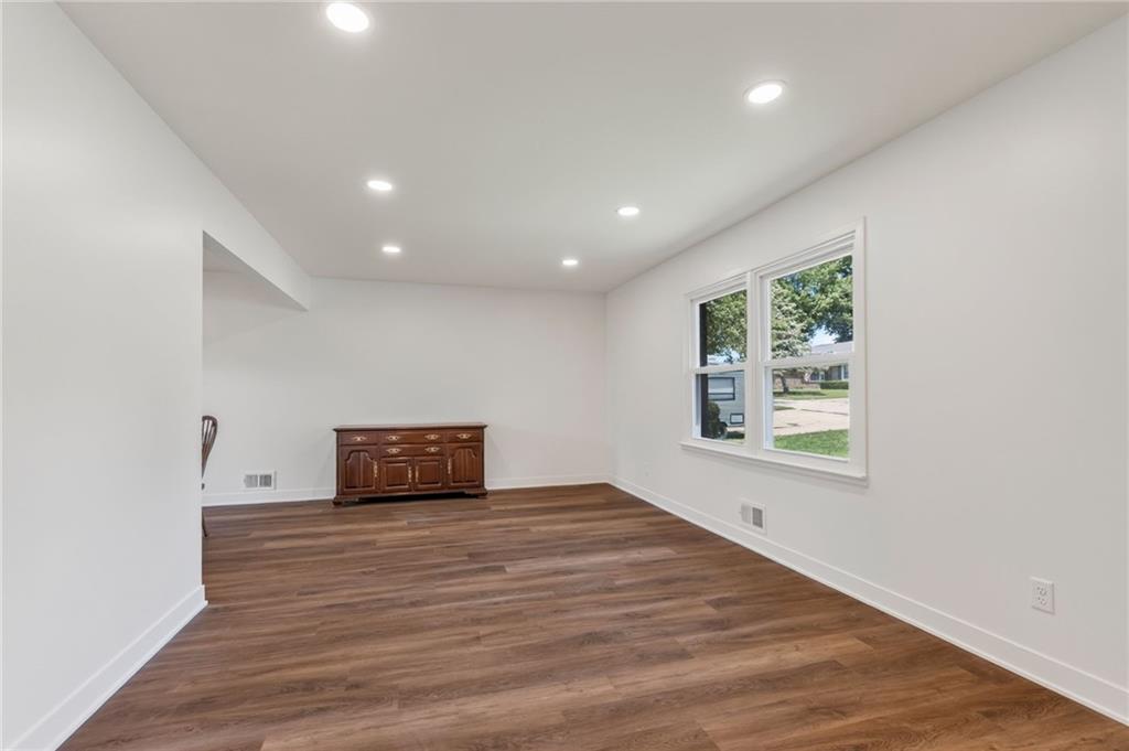 1006 Orrington Place