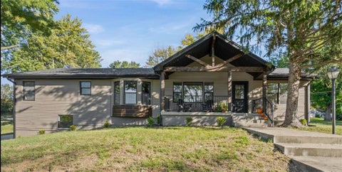 Photo of 15800 Woods Chapel Road, Kansas City, MO 64139 (MLS # 2644442)