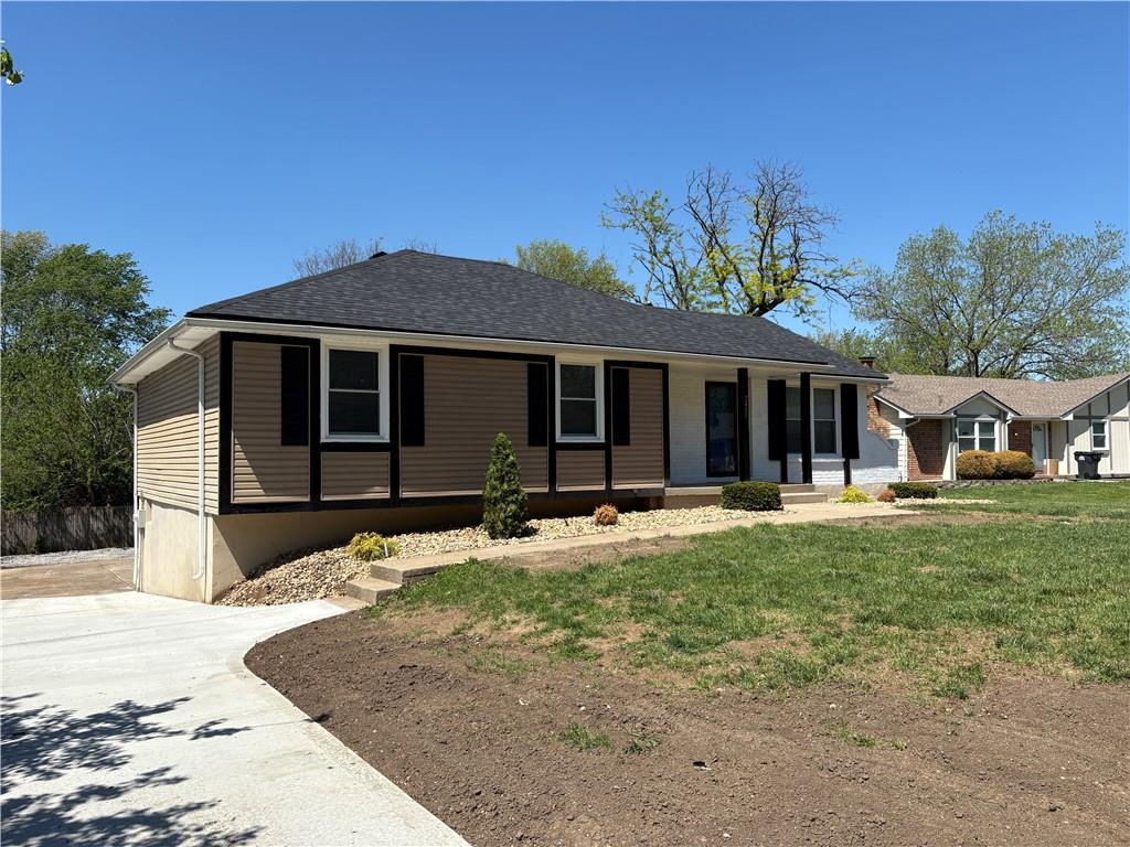 2405 SW Madrid Court