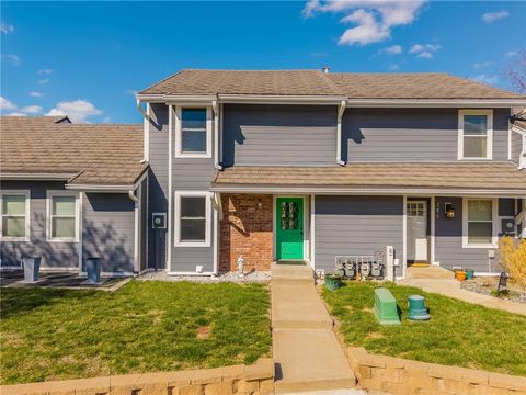 284 NE Bayview Drive, Lee\'s Summit, MO 64064 - MLS#: 2537931