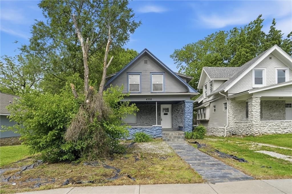 Photo of 4308 Highland Avenue, Kansas City, MO 64110 (MLS # 2618111)