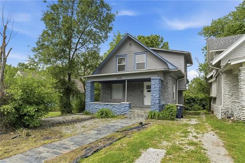 Photo of 4308 Highland Avenue, Kansas City, MO 64110 (MLS # 2618111)