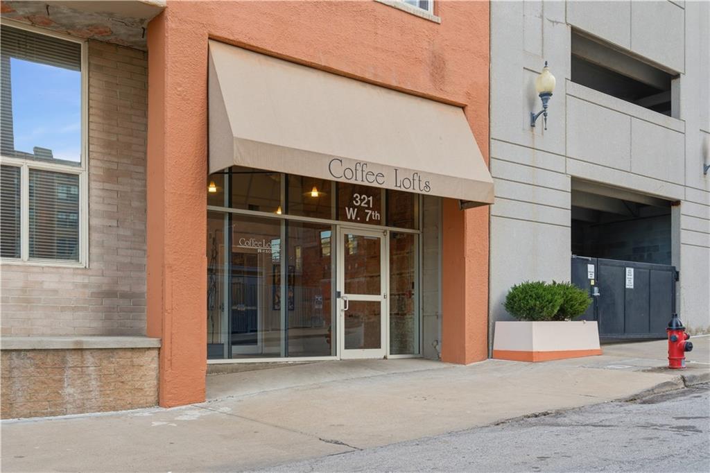 321 W 7th Street 402