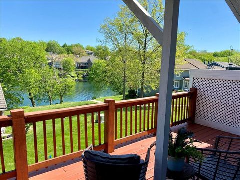 Photo of 210 NE Bayview Drive, Lees Summit, MO 64064 (MLS # 2597546)