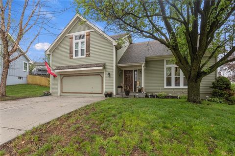 Tiny photo for 1550 Dover Court, Liberty, MO 64068 (MLS # 2613824)