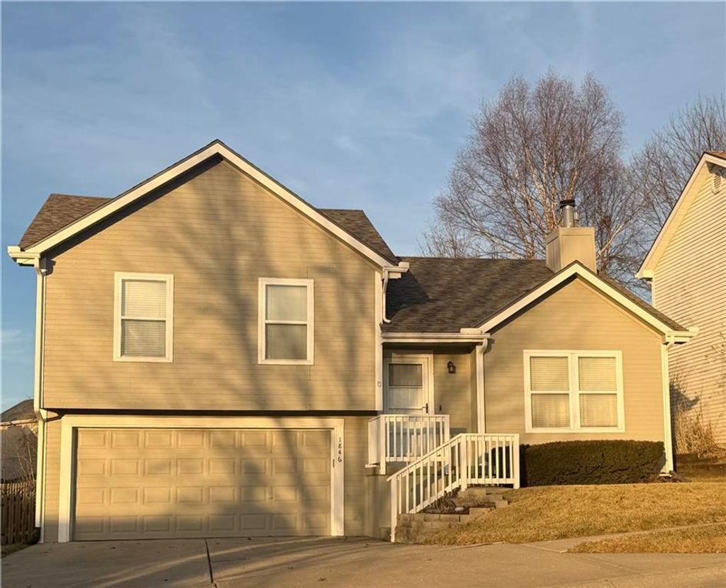 Photo of 1846 Mallard Drive, Liberty, MO 64068 (MLS # 2601108)